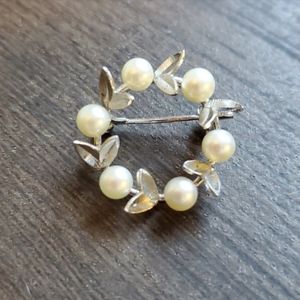 Vintage Pearl Pin Silver Floral Wreath Brooch